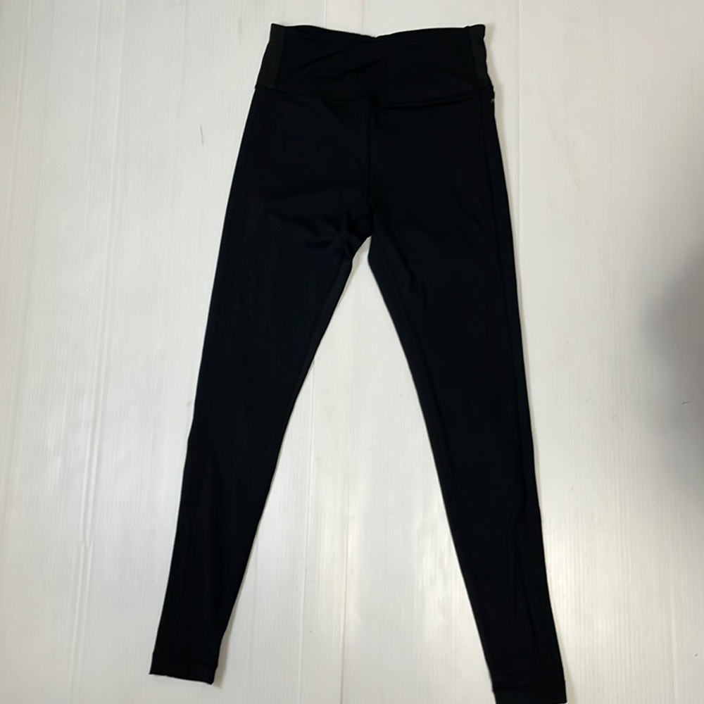 Mondetta exercise legging. Size S